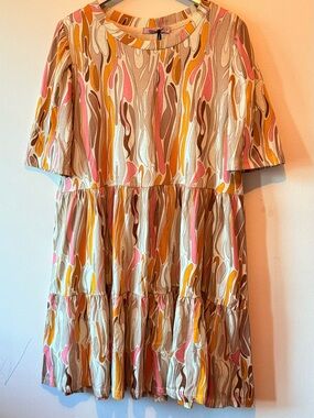 Charming Multicolor Wave-Print Tiered Women's Dress